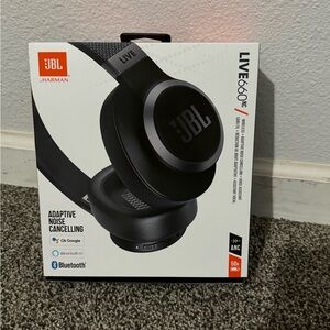 NWT JBL LIVE 660NC Adaptive Noise Cancelling Headphones